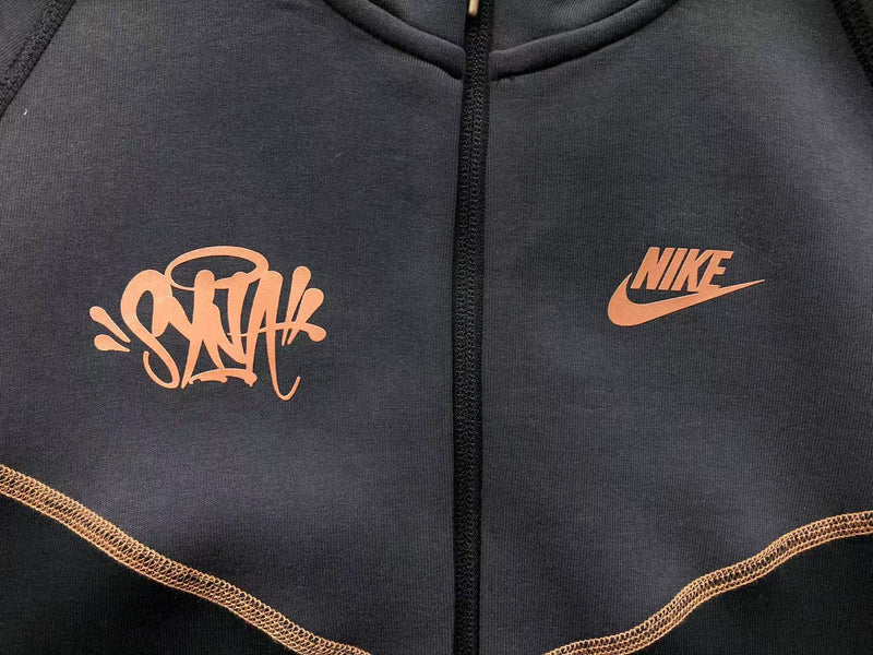Conjunto Tech Fleece Nike x Syna